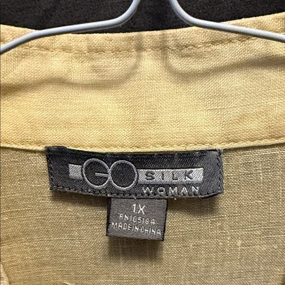 Elegant Yellow and Black Women's Button Down Shirts lot of 2 - Picture 2 of 6